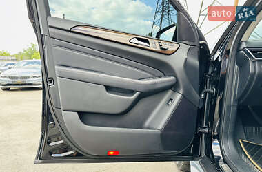 Внедорожник / Кроссовер Mercedes-Benz M-Class 2012 в 