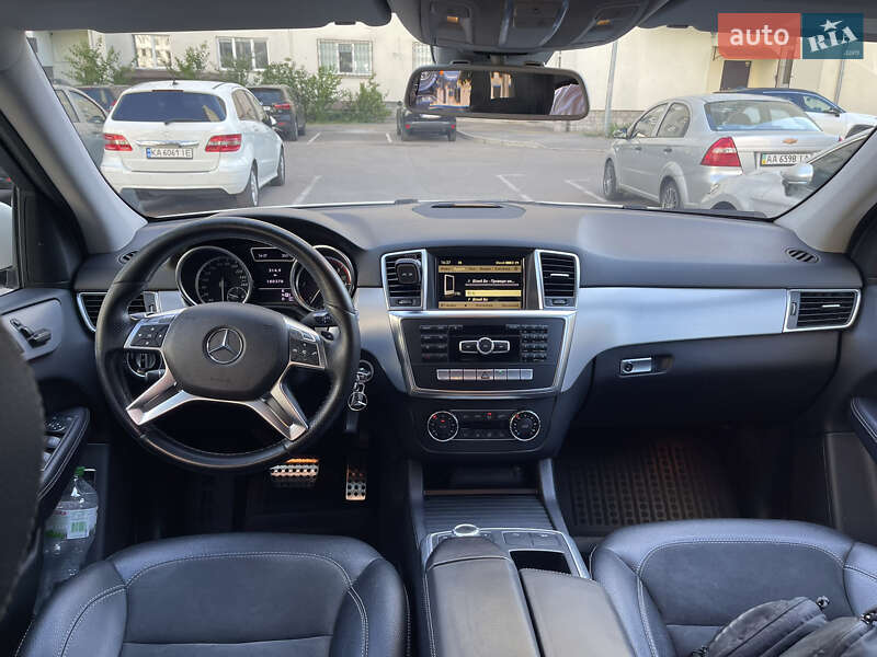 Позашляховик / Кросовер Mercedes-Benz M-Class 2012 в Києві