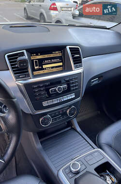 Внедорожник / Кроссовер Mercedes-Benz M-Class 2012 в 