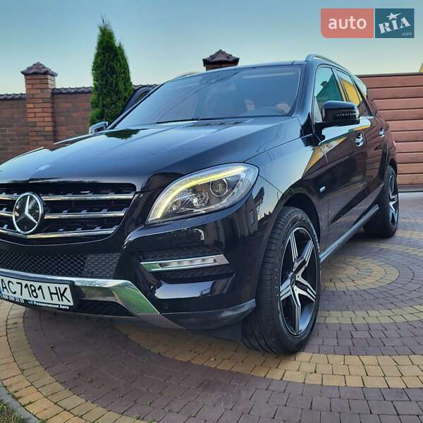 Внедорожник / Кроссовер Mercedes-Benz M-Class 2012 в Луцке