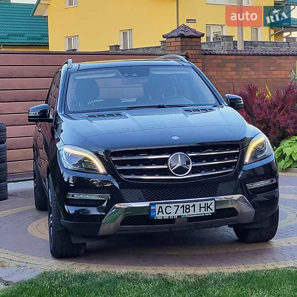 Внедорожник / Кроссовер Mercedes-Benz M-Class 2012 в Луцке