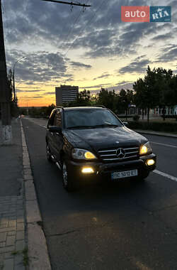 Позашляховик / Кросовер Mercedes-Benz M-Class 2003 в 