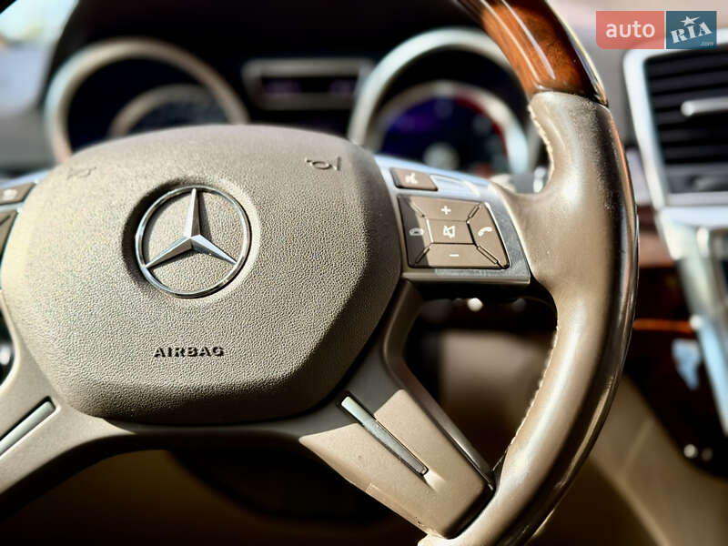 Внедорожник / Кроссовер Mercedes-Benz M-Class 2015 в Киеве
