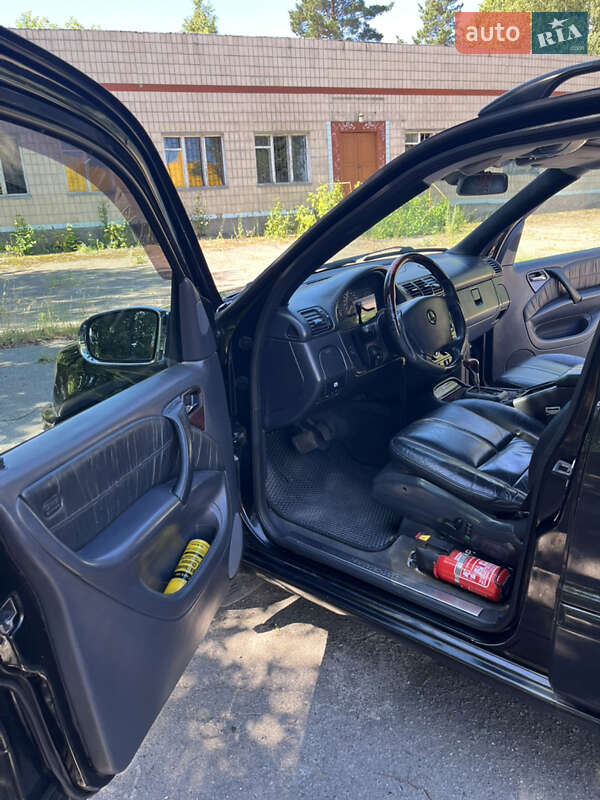 Внедорожник / Кроссовер Mercedes-Benz M-Class 2004 в Макарове