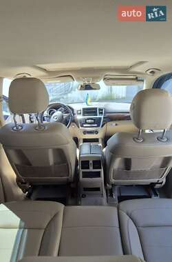 Позашляховик / Кросовер Mercedes-Benz M-Class 2014 в 