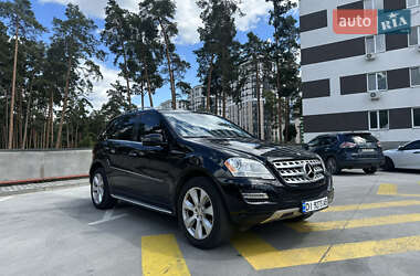 Внедорожник / Кроссовер Mercedes-Benz M-Class 2010 в Киеве