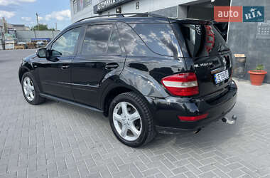 Внедорожник / Кроссовер Mercedes-Benz M-Class 2010 в 