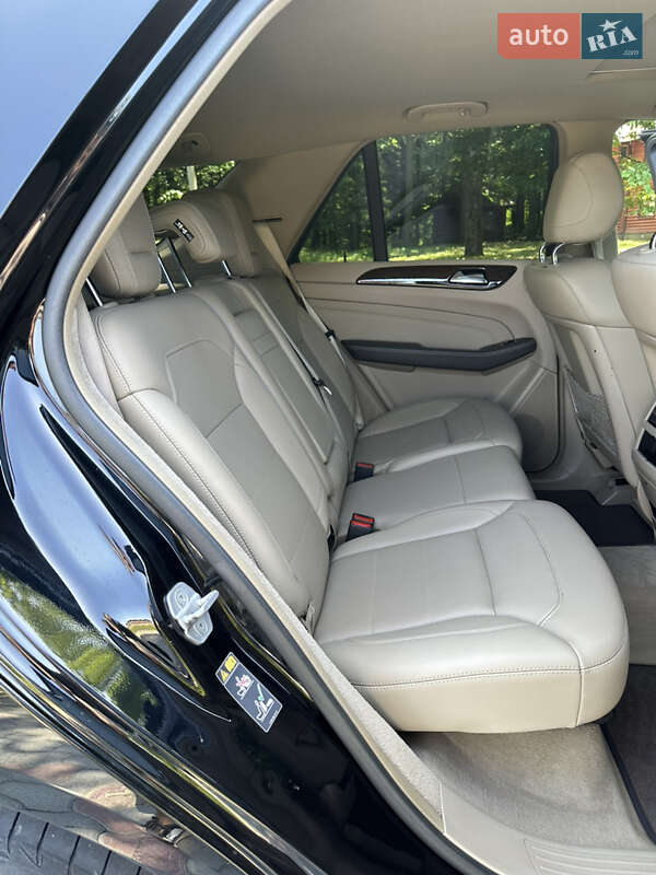 Внедорожник / Кроссовер Mercedes-Benz M-Class 2013 в Черновцах