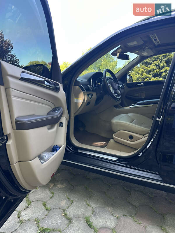Внедорожник / Кроссовер Mercedes-Benz M-Class 2013 в Черновцах