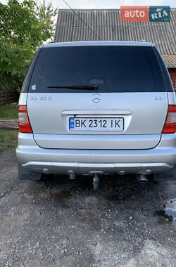 Внедорожник / Кроссовер Mercedes-Benz M-Class 2002 в 