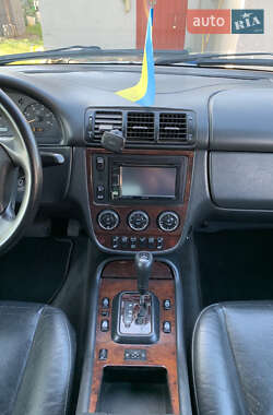 Внедорожник / Кроссовер Mercedes-Benz M-Class 2002 в 