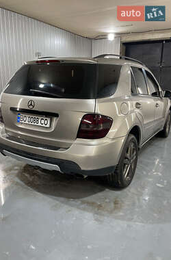 Внедорожник / Кроссовер Mercedes-Benz M-Class 2006 в 