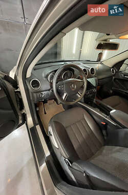 Внедорожник / Кроссовер Mercedes-Benz M-Class 2006 в 