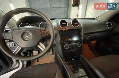 Внедорожник / Кроссовер Mercedes-Benz M-Class 2006 в 