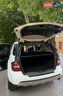 Внедорожник / Кроссовер Mercedes-Benz M-Class 2007 в 