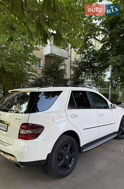 Внедорожник / Кроссовер Mercedes-Benz M-Class 2007 в 