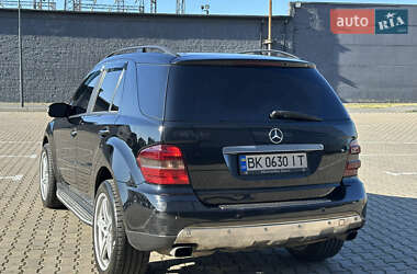 Позашляховик / Кросовер Mercedes-Benz M-Class 2006 в 