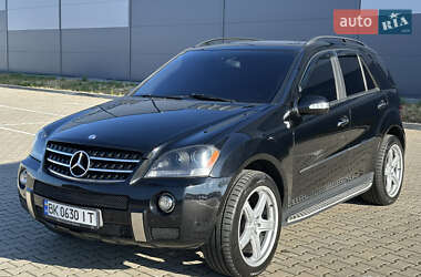 Позашляховик / Кросовер Mercedes-Benz M-Class 2006 в 