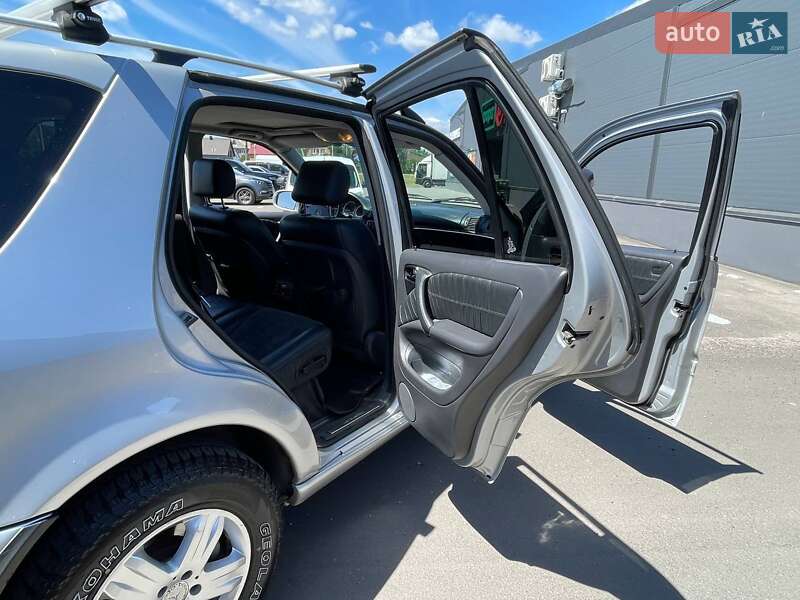 Внедорожник / Кроссовер Mercedes-Benz M-Class 2005 в Киеве