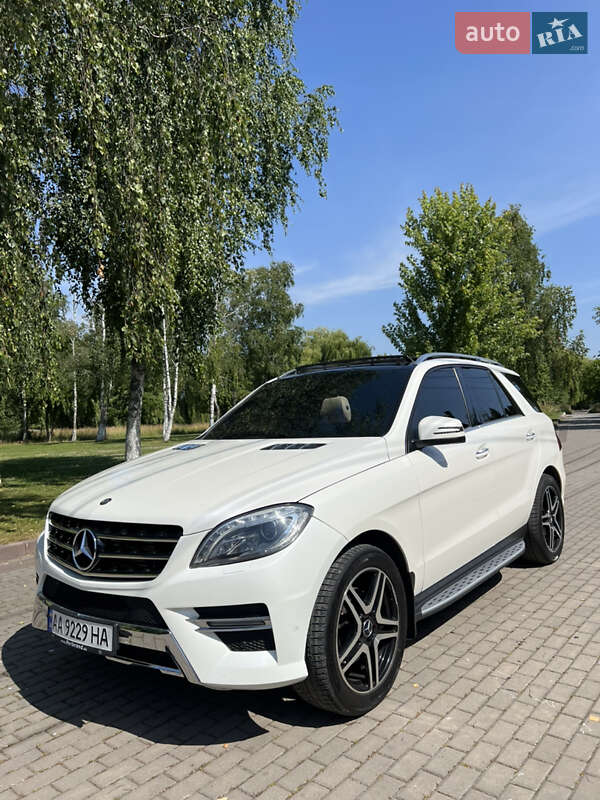 Позашляховик / Кросовер Mercedes-Benz M-Class 2012 в Рівному