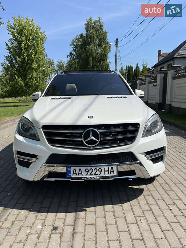 Позашляховик / Кросовер Mercedes-Benz M-Class 2012 в Рівному