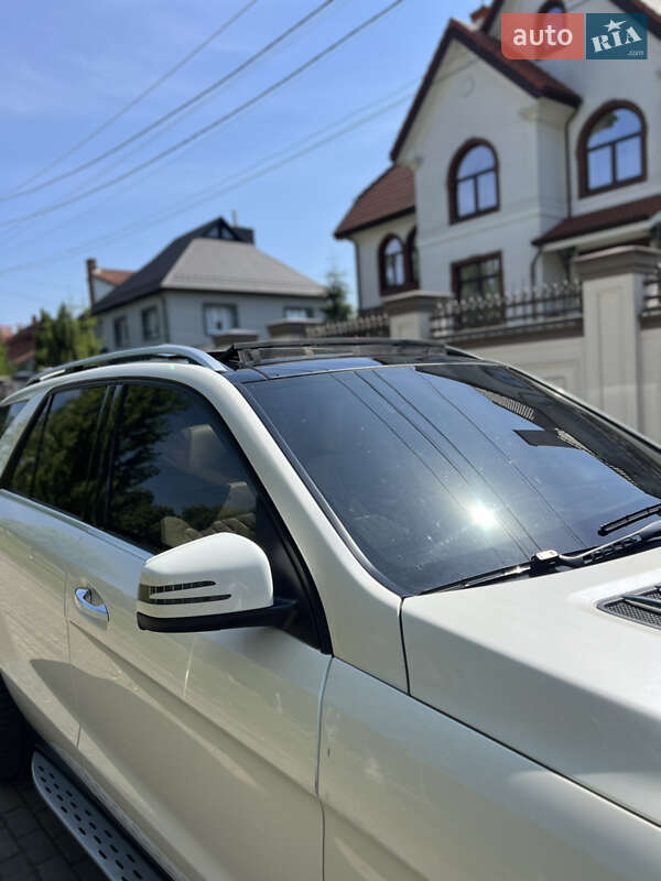 Позашляховик / Кросовер Mercedes-Benz M-Class 2012 в Рівному