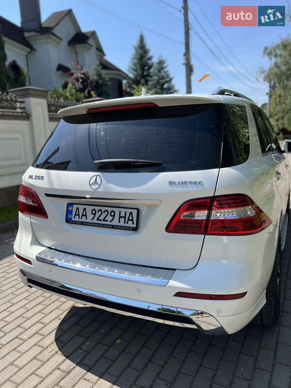 Позашляховик / Кросовер Mercedes-Benz M-Class 2012 в Рівному