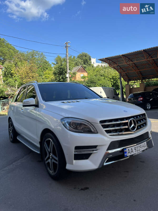 Позашляховик / Кросовер Mercedes-Benz M-Class 2012 в Рівному