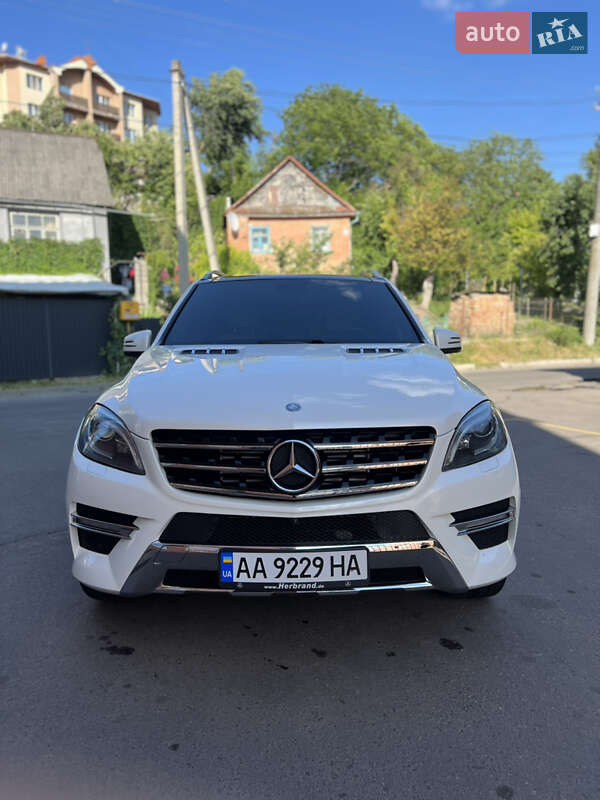 Позашляховик / Кросовер Mercedes-Benz M-Class 2012 в Рівному