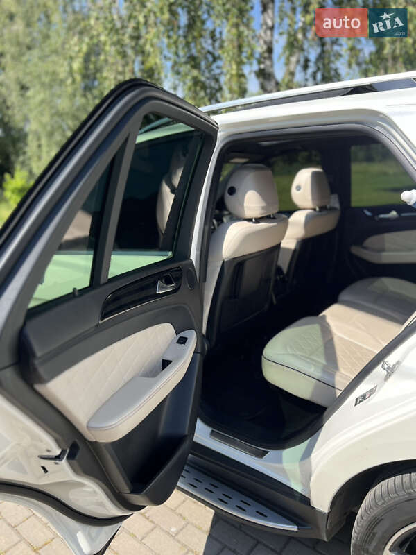 Позашляховик / Кросовер Mercedes-Benz M-Class 2012 в Рівному
