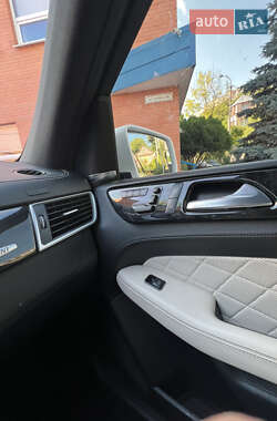 Внедорожник / Кроссовер Mercedes-Benz M-Class 2012 в 