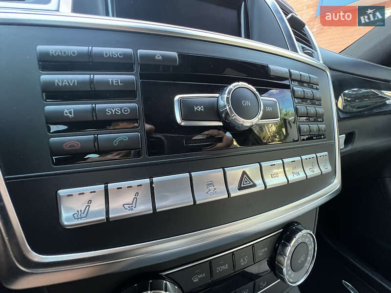 Позашляховик / Кросовер Mercedes-Benz M-Class 2012 в Рівному