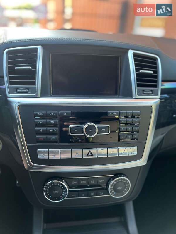 Позашляховик / Кросовер Mercedes-Benz M-Class 2012 в Рівному