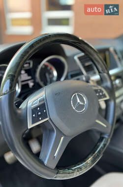 Внедорожник / Кроссовер Mercedes-Benz M-Class 2012 в 