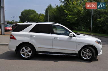 Позашляховик / Кросовер Mercedes-Benz M-Class 2013 в 