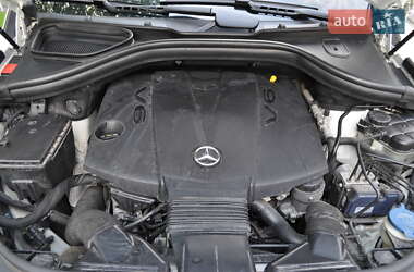 Позашляховик / Кросовер Mercedes-Benz M-Class 2013 в 