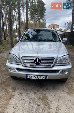 Внедорожник / Кроссовер Mercedes-Benz M-Class 1999 в 