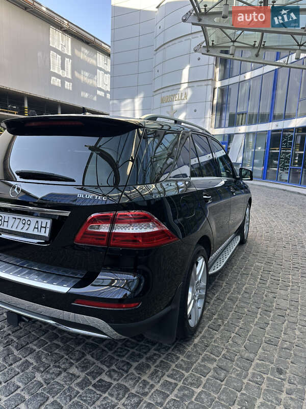Позашляховик / Кросовер Mercedes-Benz M-Class 2012 в Одесі