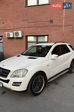 Позашляховик / Кросовер Mercedes-Benz M-Class 2010 в Києві