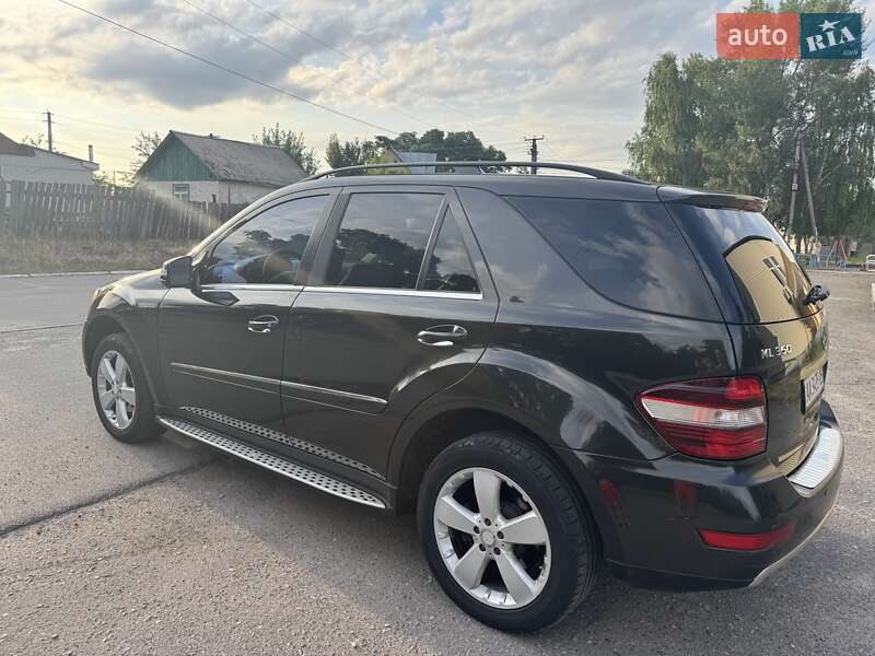 Позашляховик / Кросовер Mercedes-Benz M-Class 2011 в Києві