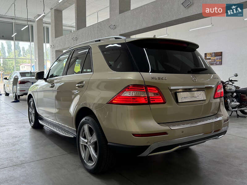 Внедорожник / Кроссовер Mercedes-Benz M-Class 2013 в Киеве
