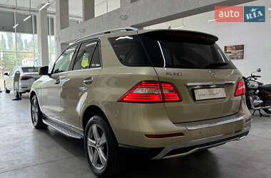 Внедорожник / Кроссовер Mercedes-Benz M-Class 2013 в 