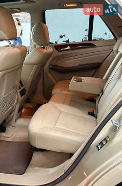 Внедорожник / Кроссовер Mercedes-Benz M-Class 2013 в 