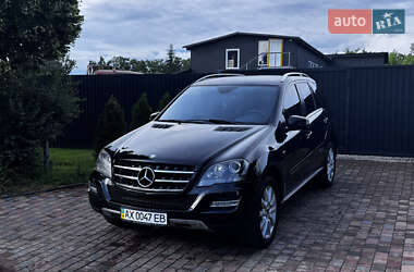 Внедорожник / Кроссовер Mercedes-Benz M-Class 2011 в 