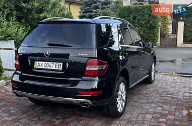 Внедорожник / Кроссовер Mercedes-Benz M-Class 2011 в 