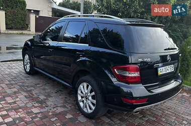 Внедорожник / Кроссовер Mercedes-Benz M-Class 2011 в 