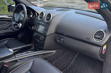 Внедорожник / Кроссовер Mercedes-Benz M-Class 2011 в 