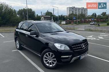 Внедорожник / Кроссовер Mercedes-Benz M-Class 2013 в Киеве