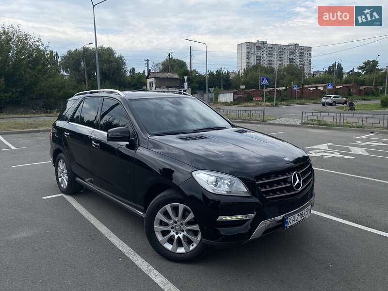 Позашляховик / Кросовер Mercedes-Benz M-Class 2013 в Києві