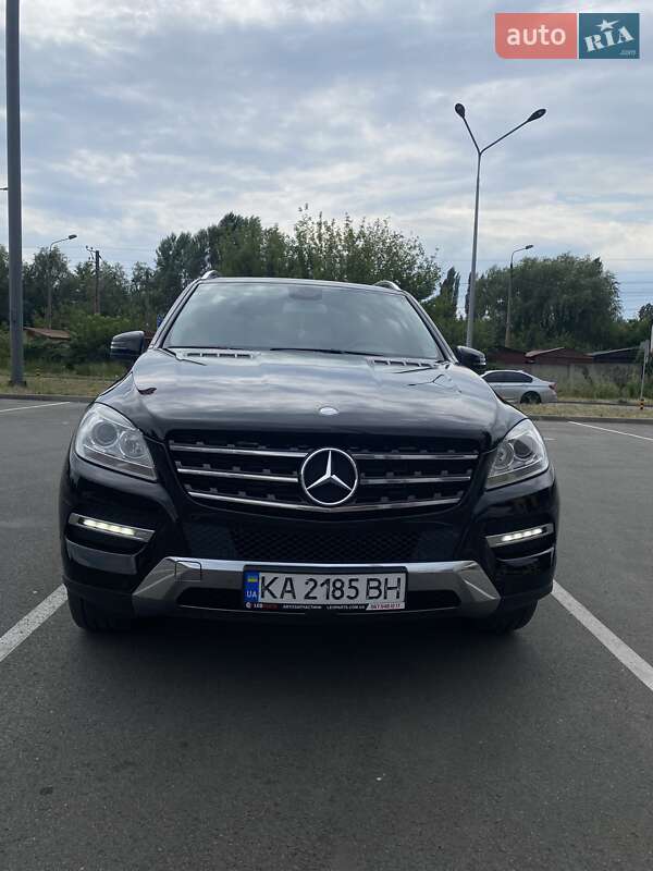 Позашляховик / Кросовер Mercedes-Benz M-Class 2013 в Києві